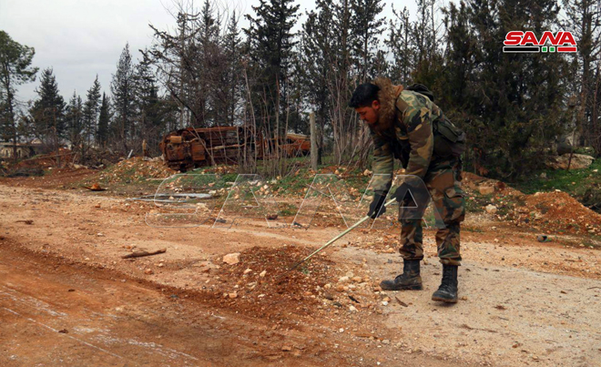 Syrian Troops Remove IEDs And Mines Planted By Militants On Damascus-Aleppo Highway (Photos)