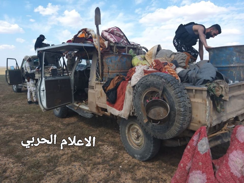 In Photo: Syrian Army Captured ISIS Vehicle In Deir Ezzor Desert