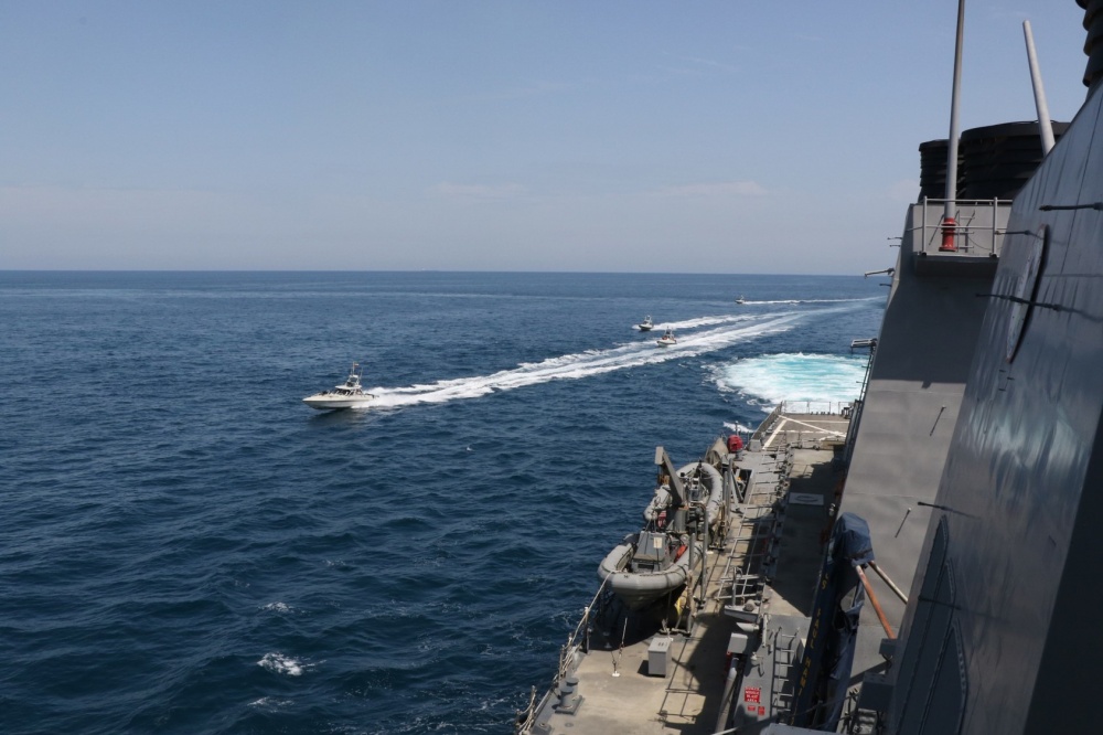 11 IRGCN Boats "Harassed" 6 U.S. Warships In Persian Gulf