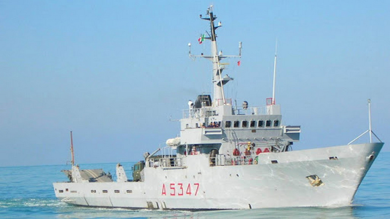 Italian Navy Transport Ship Departs Tripoli After Shelling