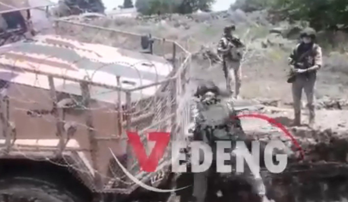 In Video: Russians Help To Rescue Turkish Vehicle That Stuck In Northeastern Syria