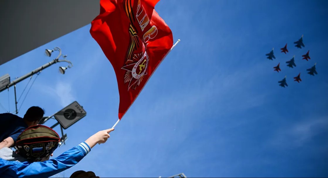 In Video: Russian Warplanes And Helicopters Perform Victory Day Air Parade