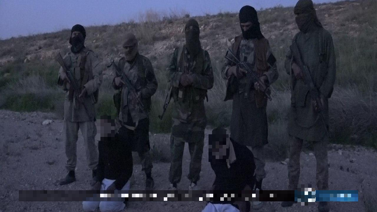 ISIS Cells Set Up Fake Checkpoint On Damascus-Deir Ezzor Highway, Execute Several People (Photos)