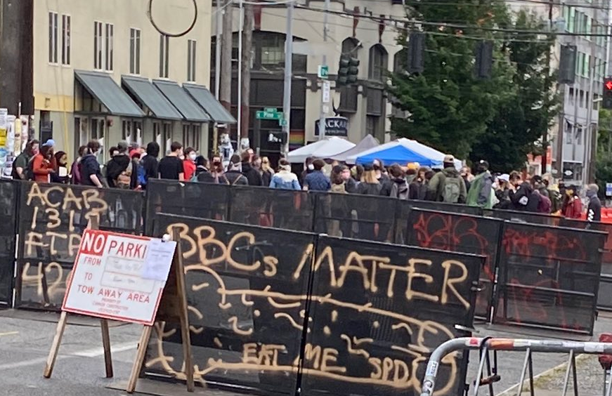 Seattle Protesters Storm City Hall After Running Cops Out Of Precinct, Establishing "Autonomous Zone"