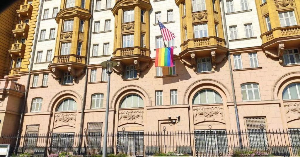 US Embassy Helps Russians To Vote YES On Constitutional Amendments