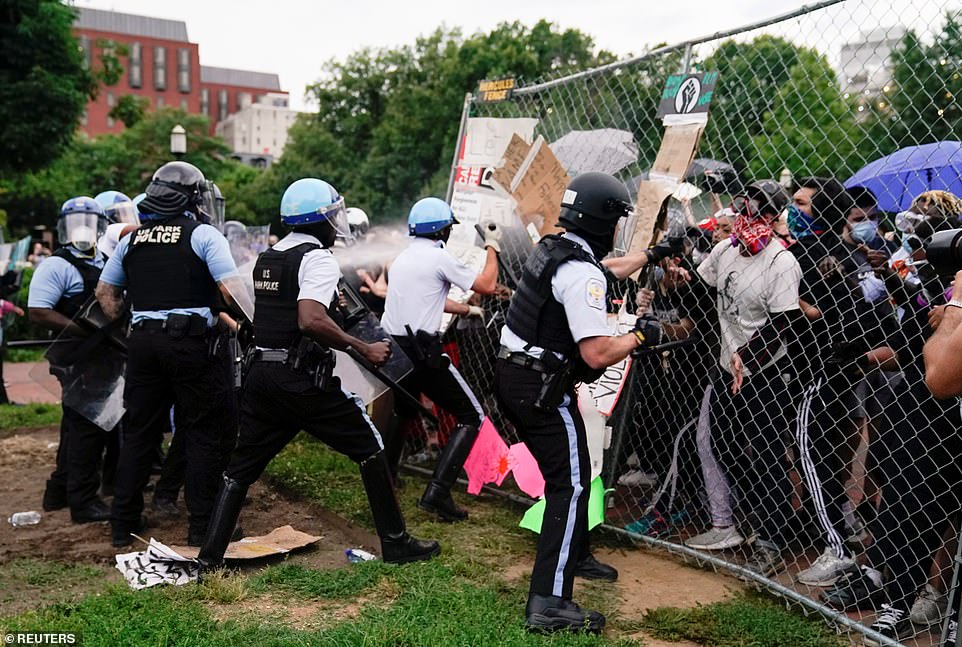 Protesters Attempt To Tear Down Andrew Jackson Statue, Establish Autonomous Zone In Washington