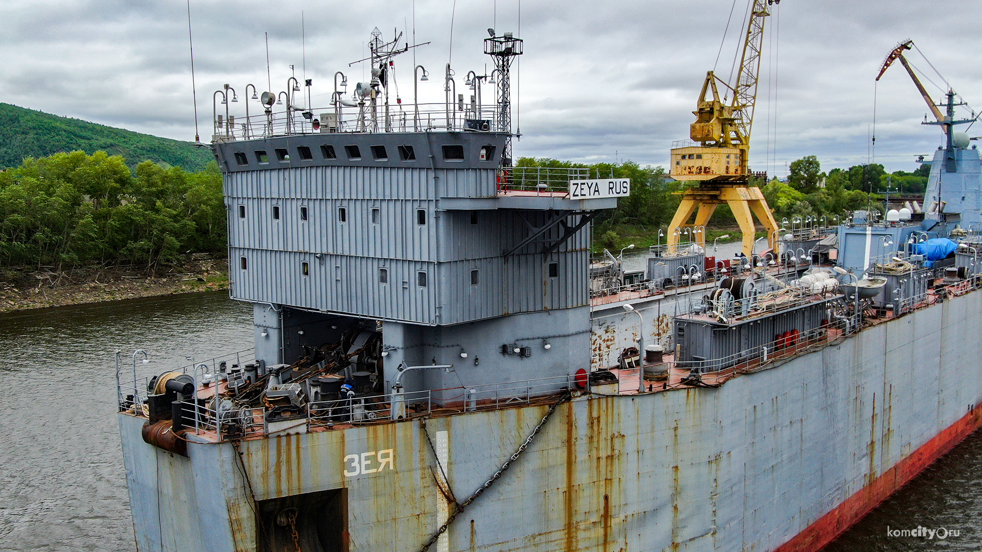 Russian Project 20380 Corvette Transported From Amur Shipyard To Vladivostok Via Floating Transport Dock (Photos)