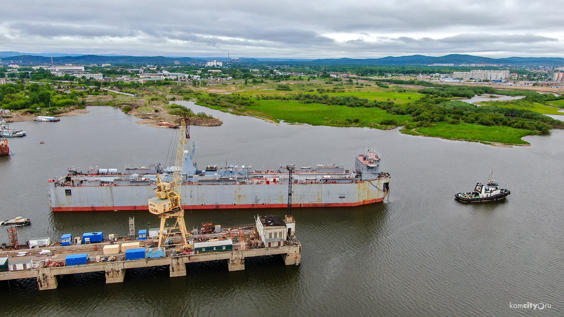 Russian Project 20380 Corvette Transported From Amur Shipyard To Vladivostok Via Floating Transport Dock (Photos)