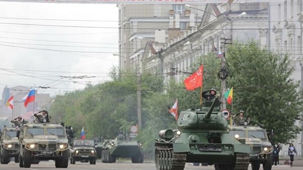 Russia Holds 75th Victory Day Parade, After A Delay, With Guest Troops From 13 Countries