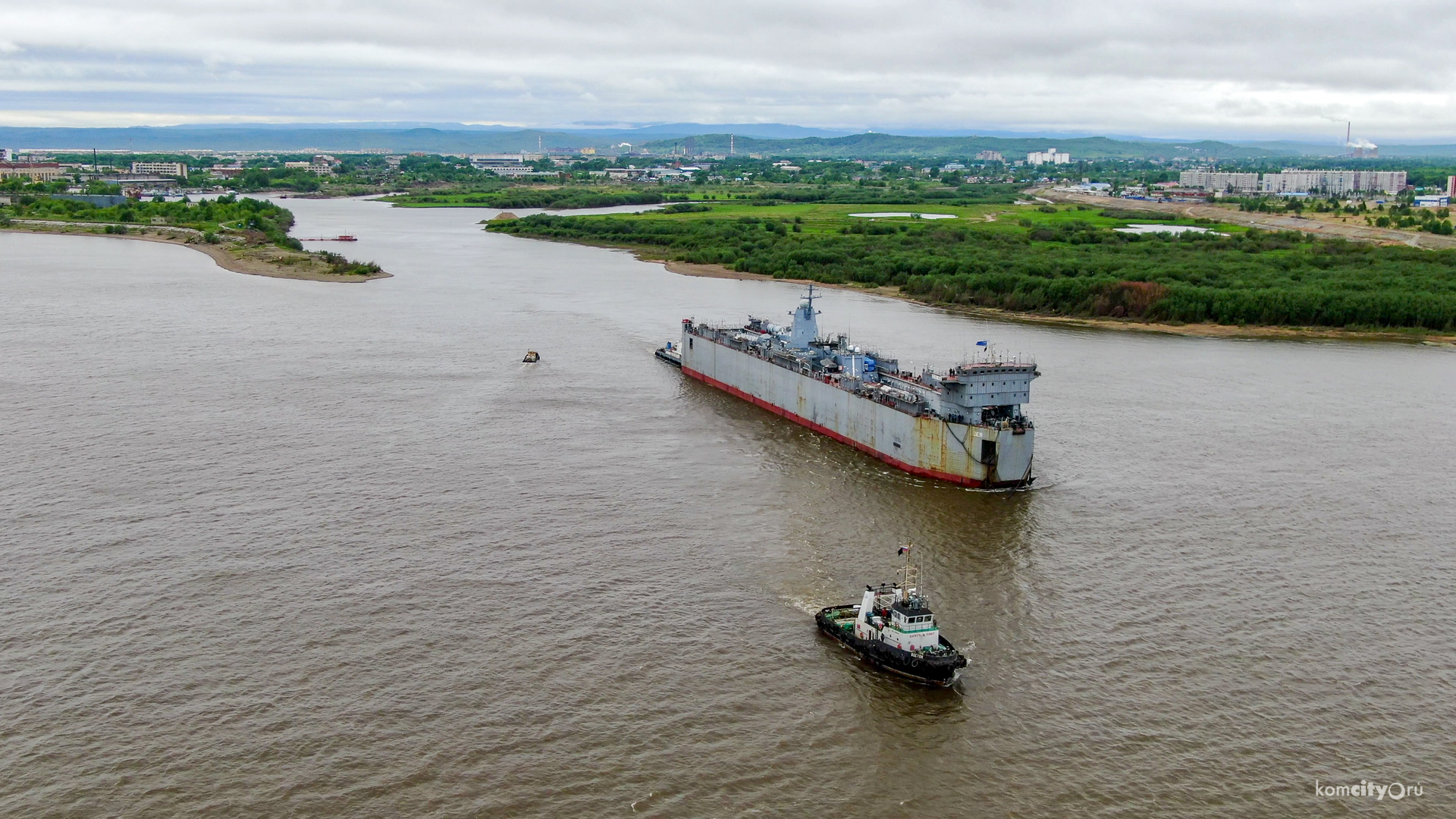 Russian Project 20380 Corvette Transported From Amur Shipyard To Vladivostok Via Floating Transport Dock (Photos)