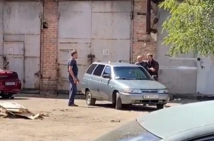 Craziness In Ukraine 2.0: Former Soldier Took Police Officer Hostage In Poltava