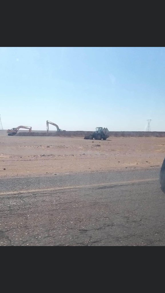 Video Shows Alleged Russian Mercenary Convoy Towards Sirte, As LNA Builds Berms And Trenches