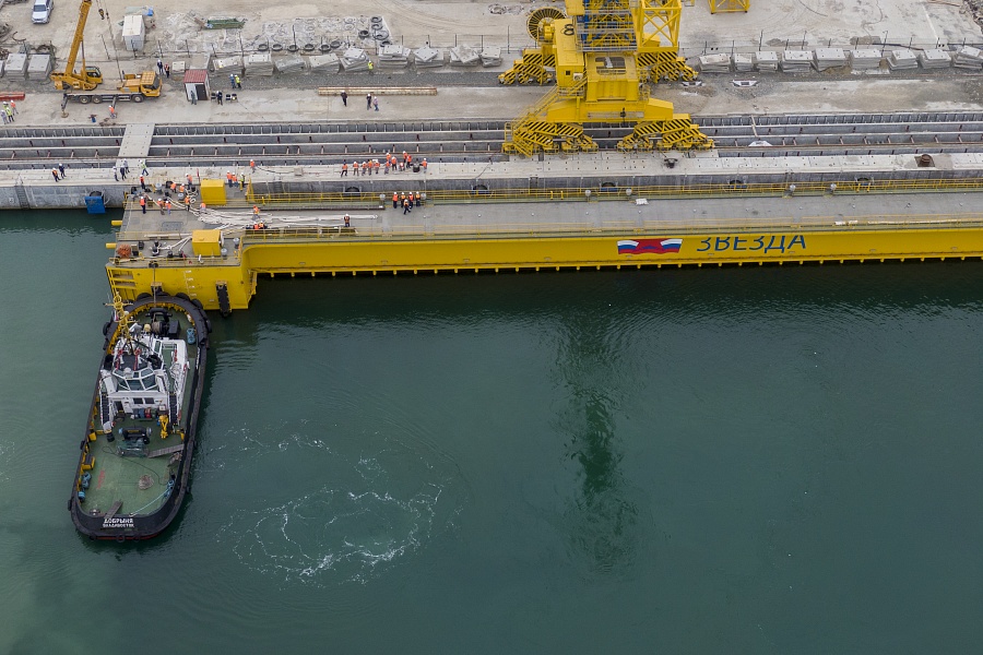 Russia Installs Upgrades On World's Largest Dry Dock