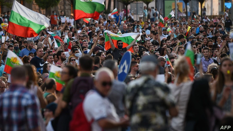 Tens Of Thousands Protest In Bulgaria Against Corruption, As EU Liberal Leader Calls Them "Extremists"