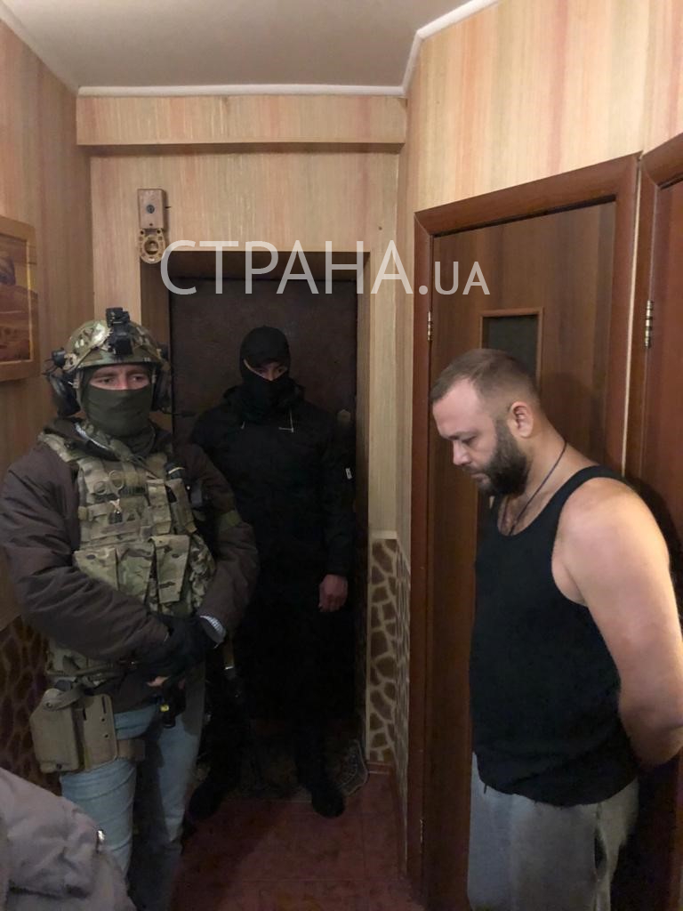 Ukrainian SBU Raids Cells Of Radical Nationalist Groups Amid Local Elections