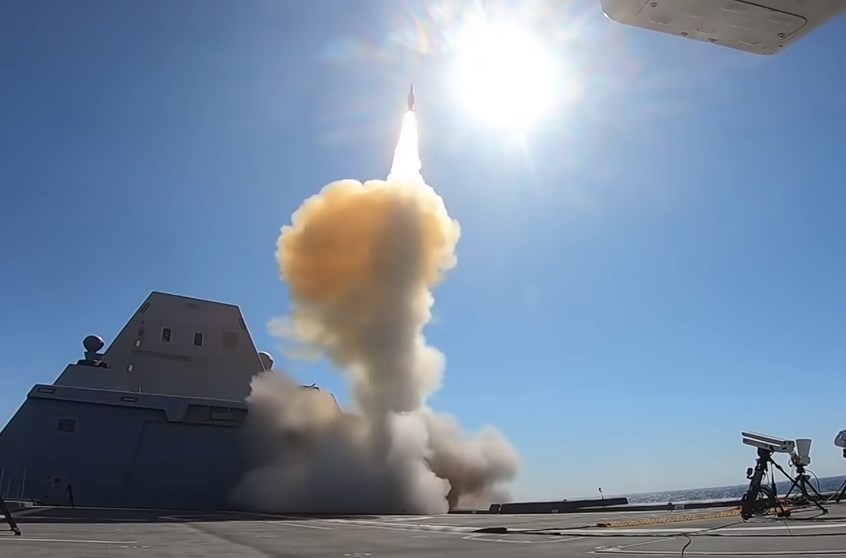 In Video: US Navy Stealth Destroyer Conduct First Missile Test