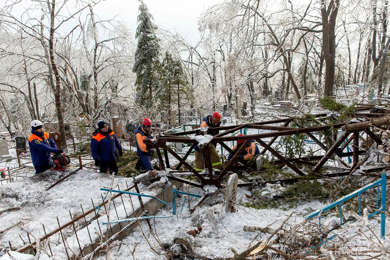 Freak Ice Storm Leaves Russia's Far East City Of Vladivostok Without Power (Photos, Videos)