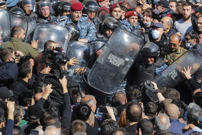 Renewed Protests In Armenia As Nikol "The Basement" Pashinyan Shrugs Off Deadline To Resign