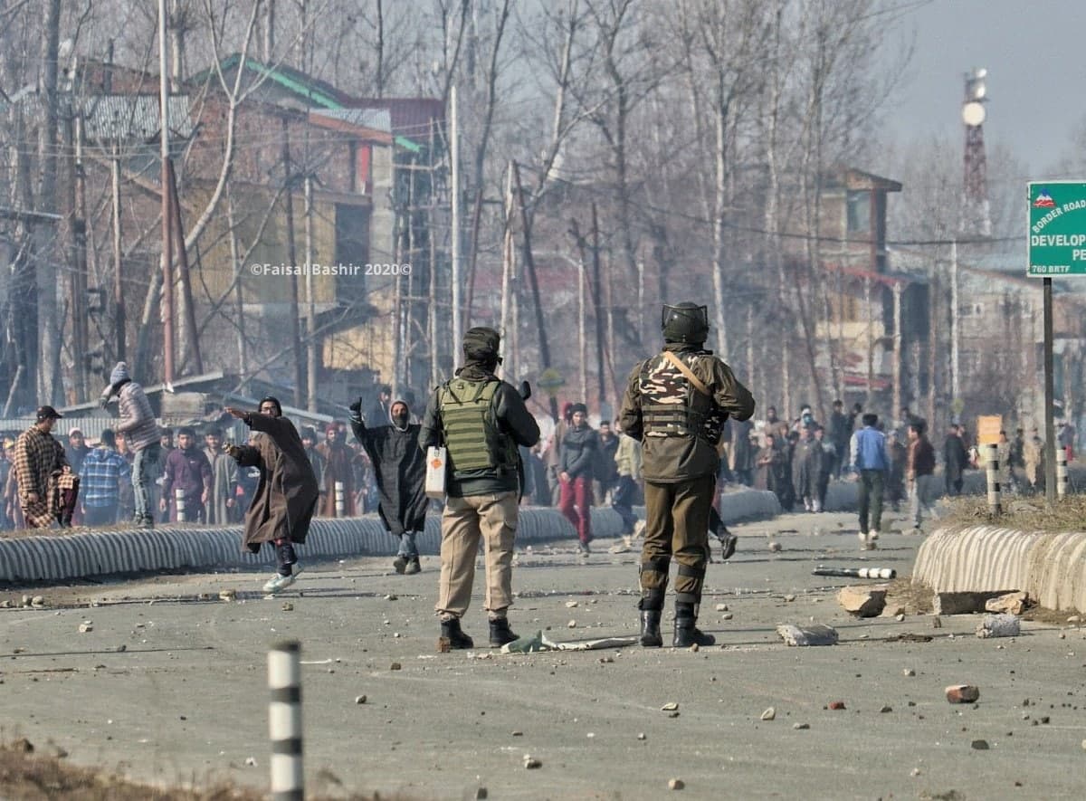 Indian Forces Counter-Terrorism Operation Resulted in Clashes With Islamists Supporters in Kashmir