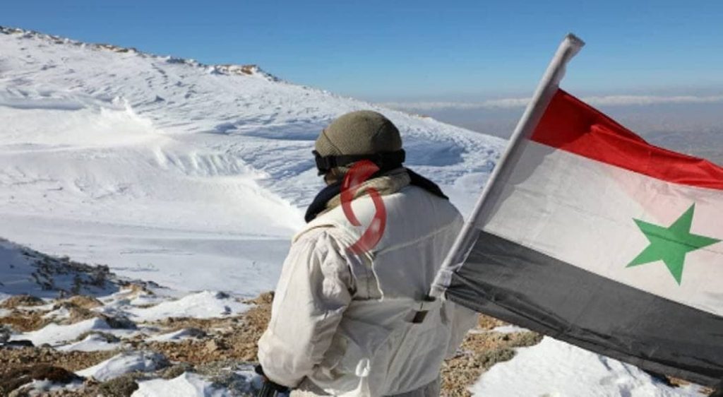 Syrian Soldiers Climb Mount Hermon (Photos)