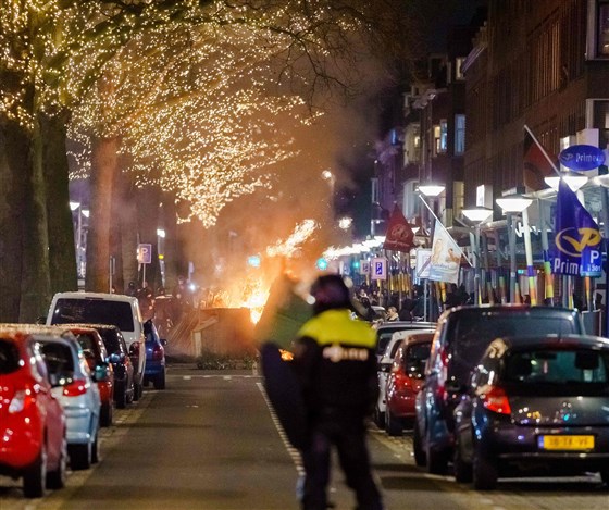 Rioters In Netherlands Burn Cars, Blow Up Bridge In Third Night Of Anti-Lockdown Demonstrations