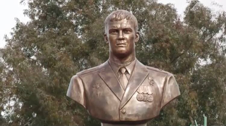 In Photos: Monument To Hero Of Russia Roman Filipov Established At Khmeimim Airbase In Syria