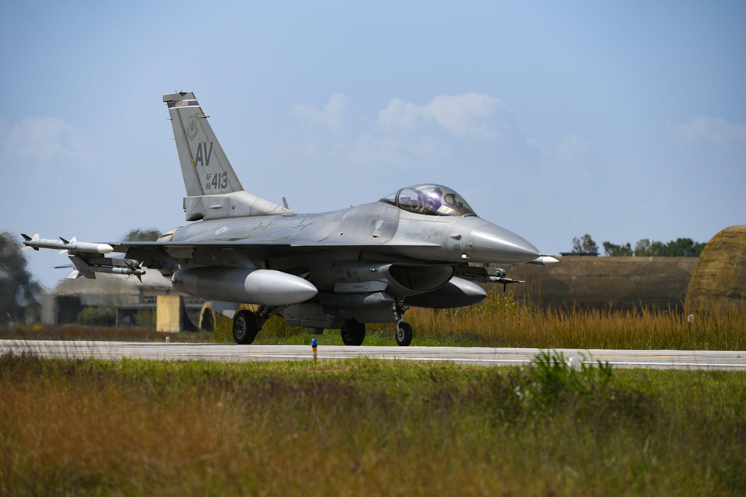 Washington Is Yet To Greenlight Training Ukrainian Pilots On F-16 Fighter Jets - Report