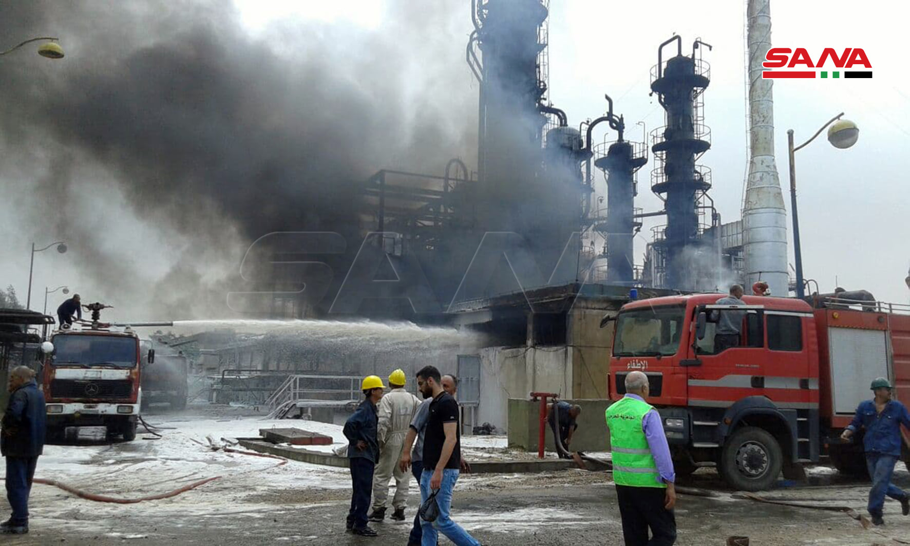 Major Fire Broke Out At Syria's Oil Refinery: Israel & Militants Suspected (Photos)