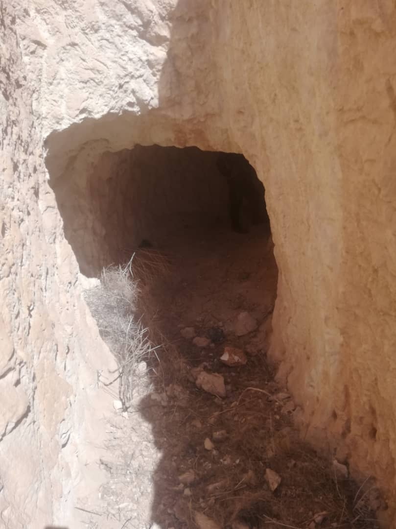 Central Syria Insurgency: Army Uncovered ISIS Caves Cells In Eastern Homs (Photos)