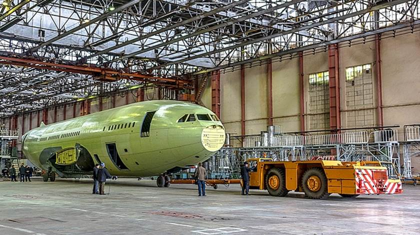 Russia To Produce Two Il-96-400M Doomsday Plane Placeholders