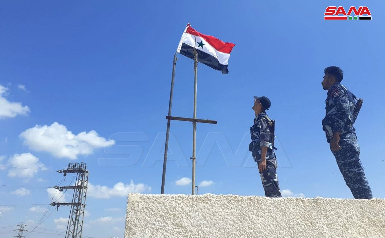 Syrian Flag Raised Over Muzayrib In Western Daraa (Photos)