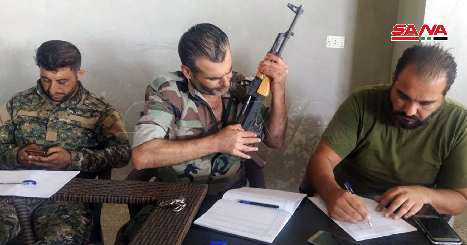 Senior Syrian Officers Visit Daraa Al-Bald As More Gunmen Join Reconciliation Process (Video, Photos)