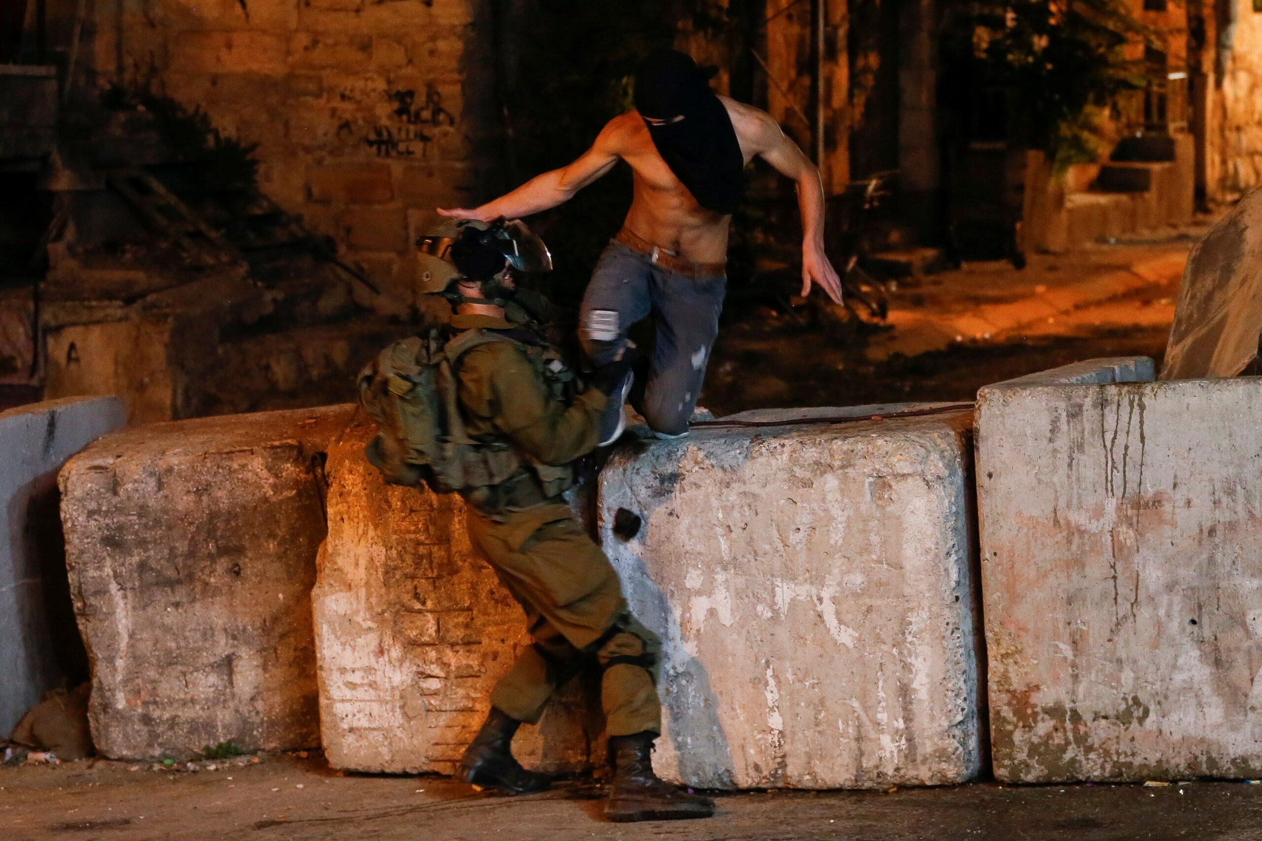 Violence Escalates In West Bank As Palestinians Rally To Protect Prisoners (Videos)