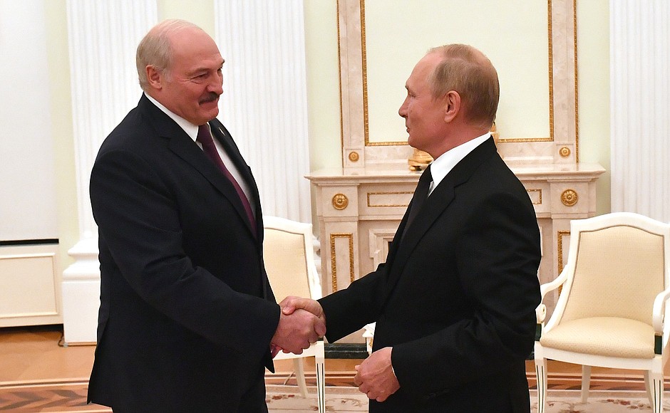 Belarus And Russia Hold Large-Scale Drills, As Putin And Lukashenko Agree On Integration