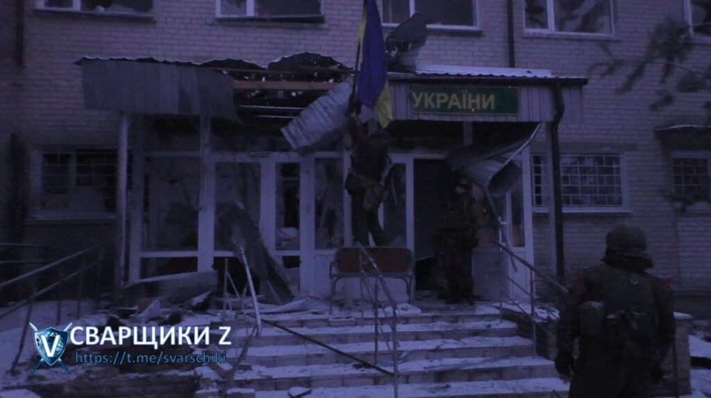 DPR Troops Wave Their Flag Over Volnovakha (Video, Photos)