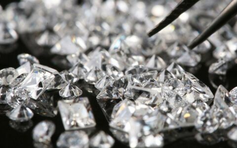 Diamond Traders And Manufacturers Unwilling To End Business With Russia