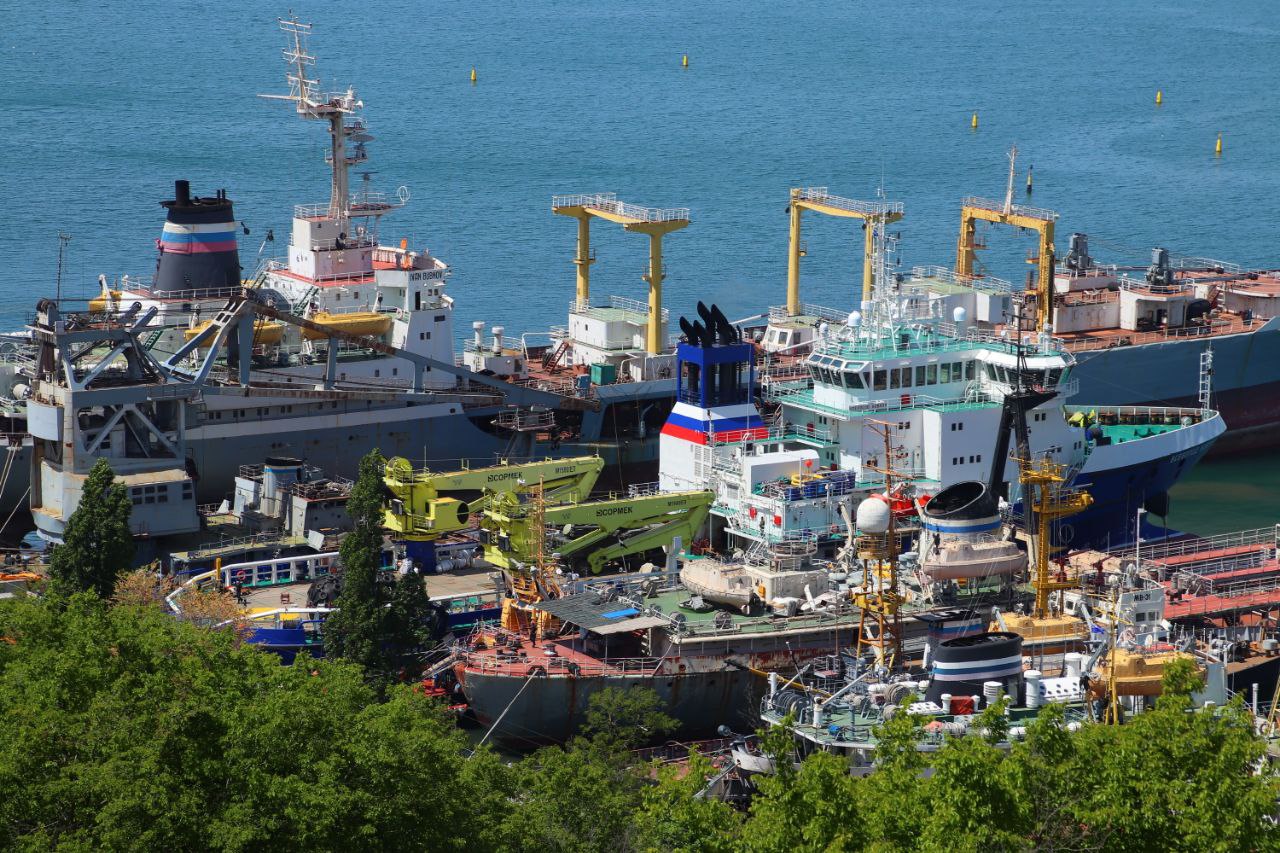 Russian Navy Support Vessel Vsevolod Bobrov Was Not Hit As Claimed By Ukrainian Sources (Photos)