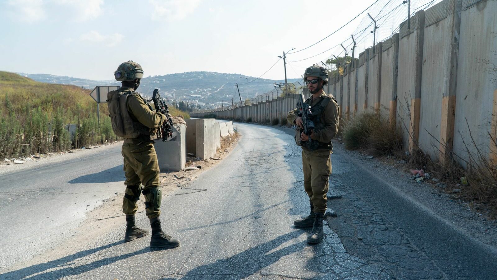 In Video: Palestinian Gunman Clash with Israeli Security Guards Until Death