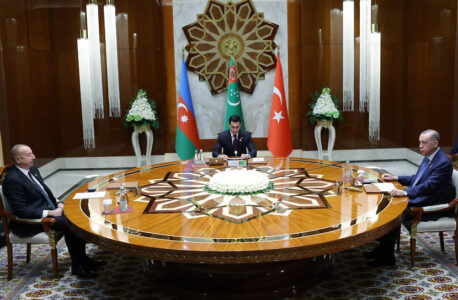 Erdogan Meets With Turkmen Counterpart To “Determine The Roadmap” For Energy Via Azerbaijan