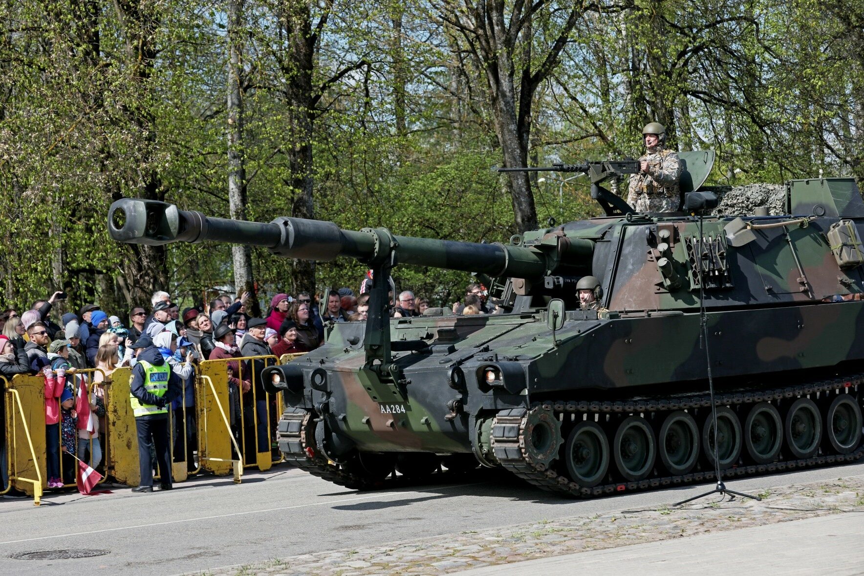 Russian Army Destroyed One Of Few M109A5Ö Howitzers Supplied To Ukraine By Latvia (Video)