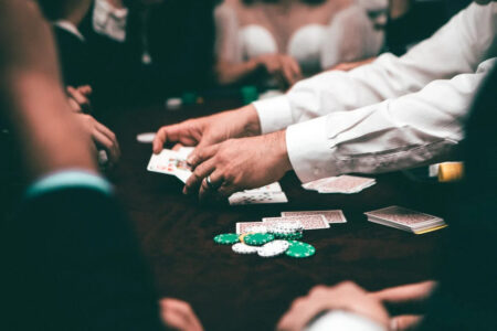 Poker vs. Blackjack: Which Is Better for You?