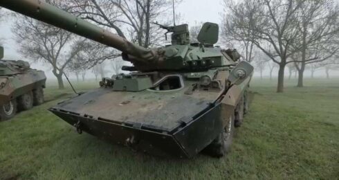 Ukrainian Officer Expresses Dissatisfaction With French Tanks While France Burns