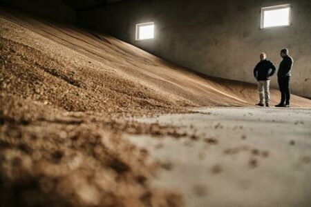 EU's Ukraine Grain Policy Fractures Europe: Poland, Hungary & Slovakia Remain Defiant