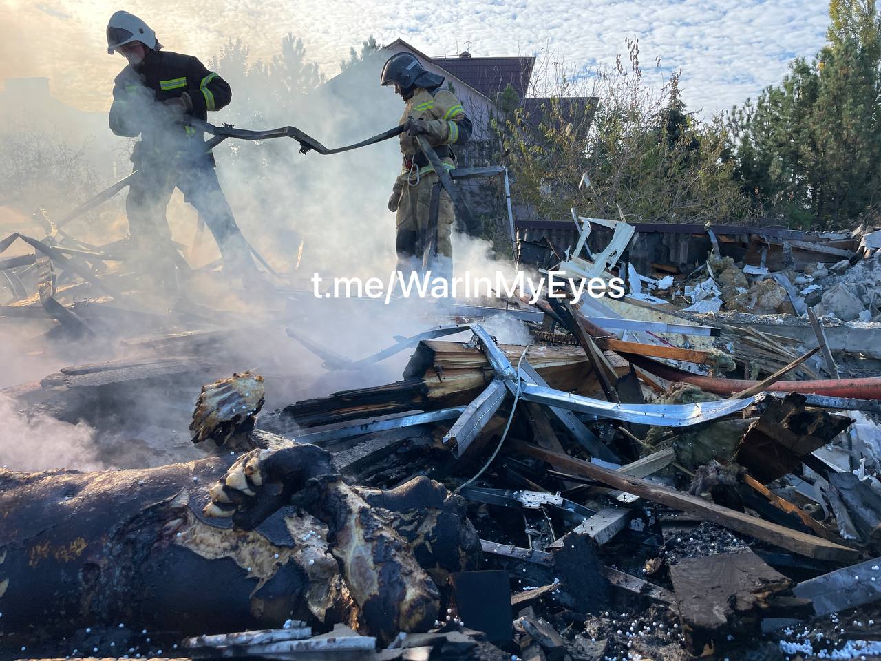 Ukrainian Nazis Struck Civilian House With US-Made HARM (18+)