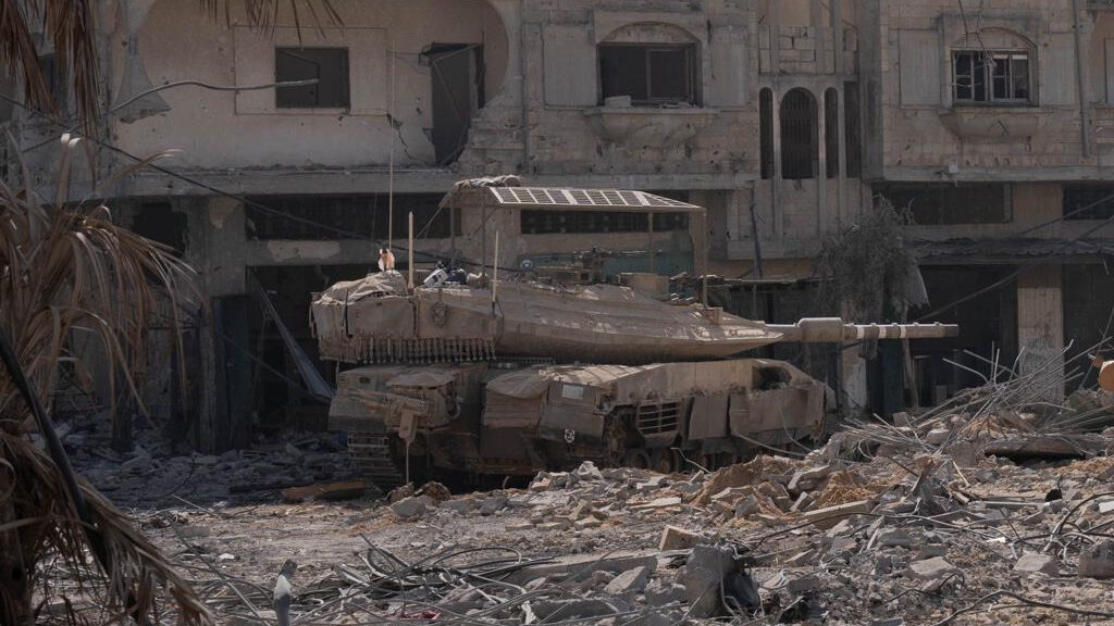 Israeli Troops Approach Key Hospital In Northern Gaza City (Videos)