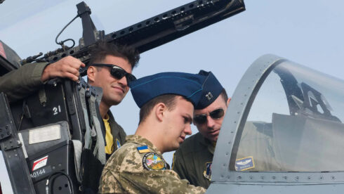 First Six Ukrainian Pilots Learned English And Are Ready To Begin Training On F-16 Fighters