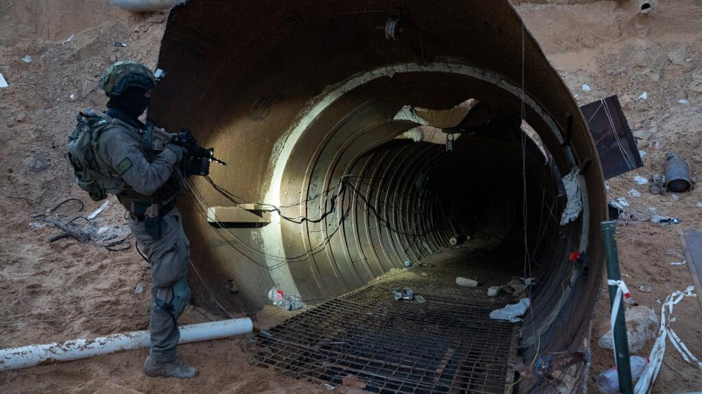 Israeli Army Uncovers Large Tunnel In Gaza, Hamas Takes Out More Tanks (Videos)