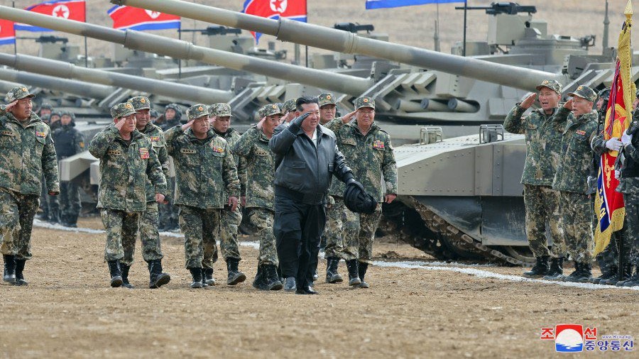 North Korean Leader Test-Drives Advanced Main Battle Tank (Photos)