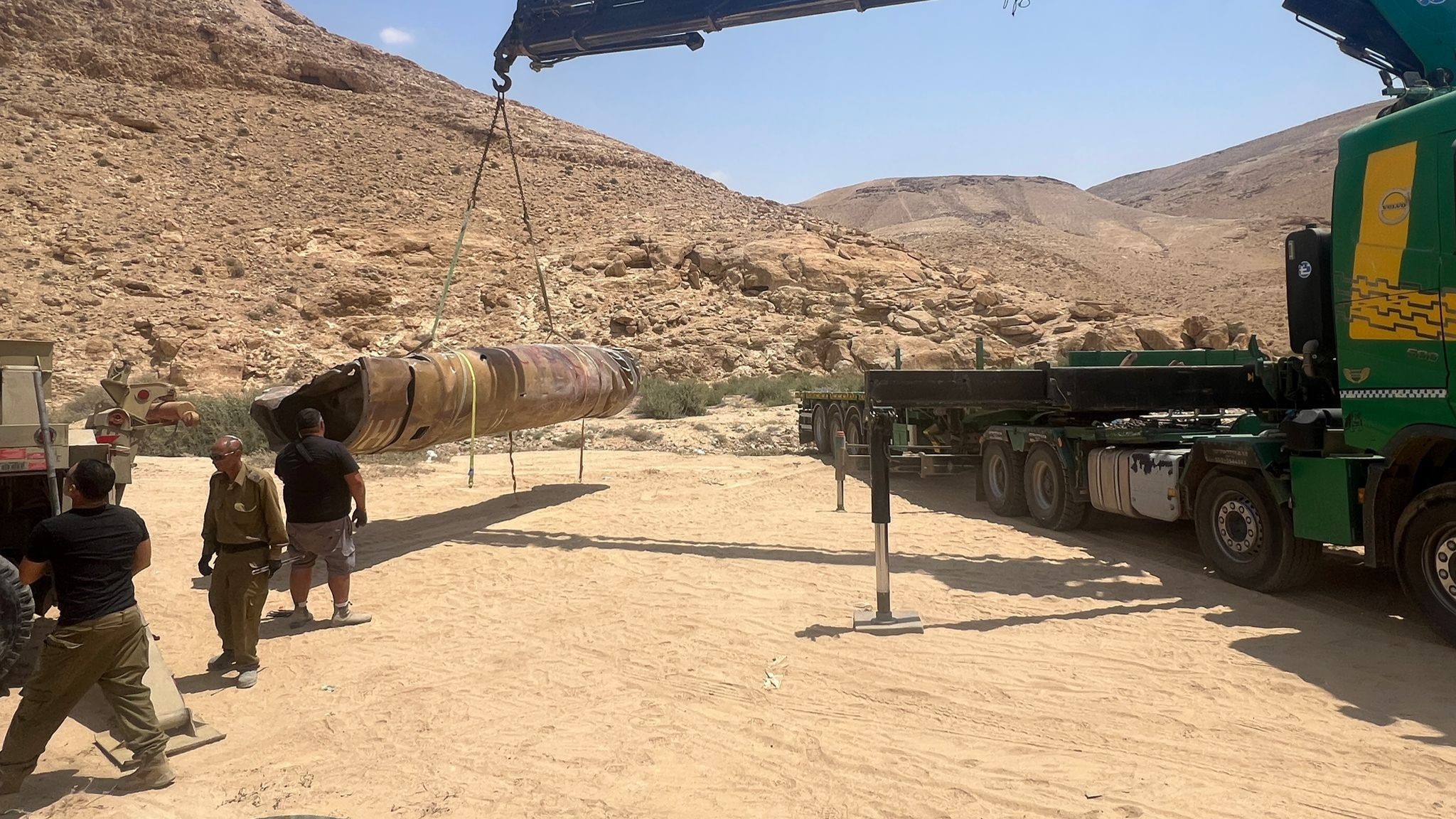 Israeli Army Found Remains Of Another Iranian Ballistic Missile Near Arad (Photos)