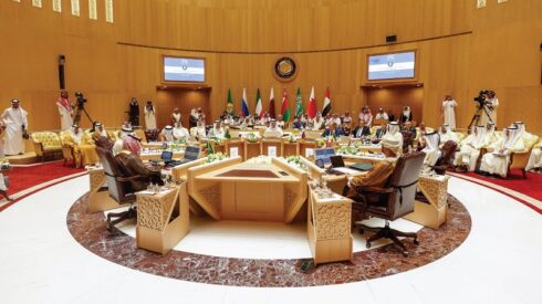 Arab Countries Leave Western Axis And Invite Brazil, Russia And India To Economic Forum